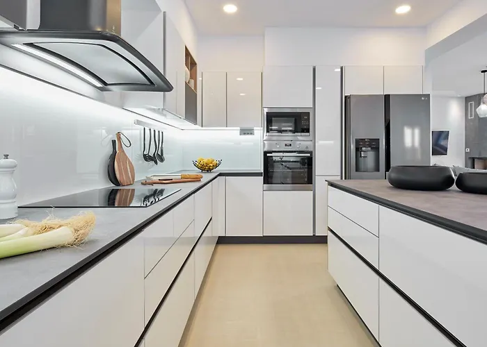 Vila Almyriki Monolithos