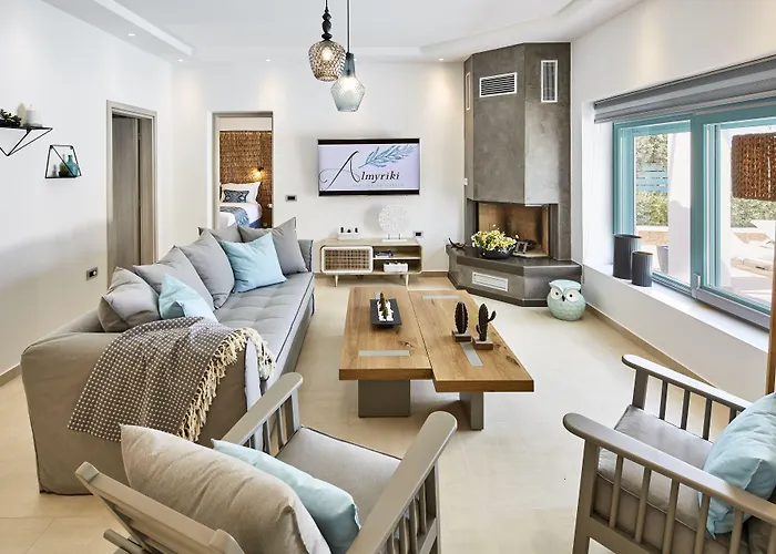 Almyriki * Monolithos (Santorini)